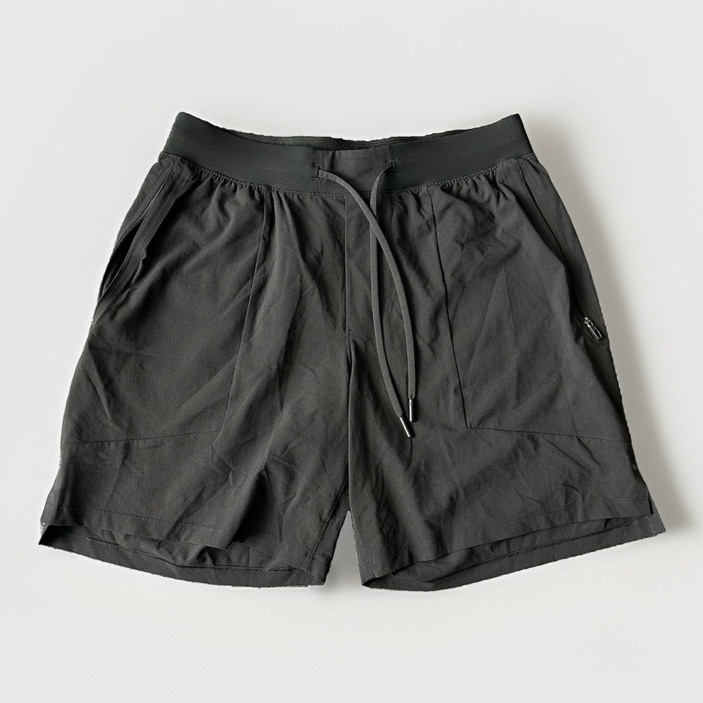 Lululemon License To Train Shorts Mens Medium Black 7" Zip Pocket Gym Running